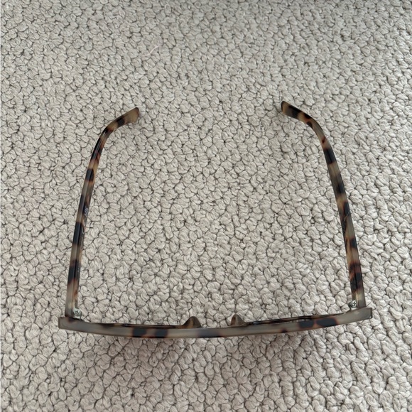 Tortoise Shell Square Sunglasses - Picture 4 of 4